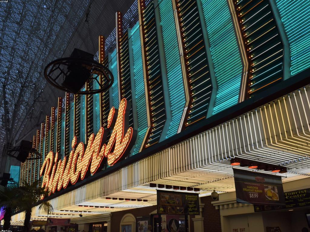 បទពិសោធន៍ហ្គេមថ្មី: ការលេងហ្គេមក្នុងទស្សនវិជ្ជាវិខេរ